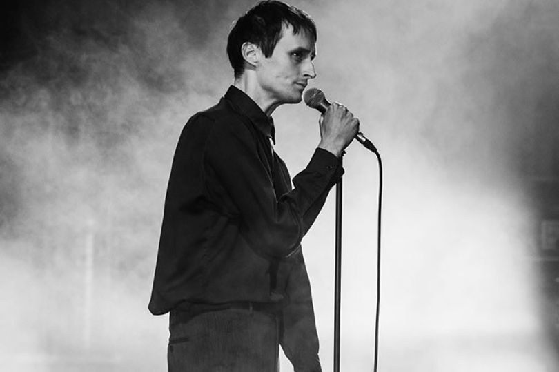 Resenha: Ode to Joy Division é um “alto risco, alto retorno” com New Dawn Fades no Lowry