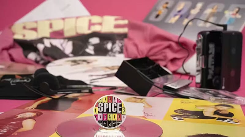 A Royal Mint do Reino Unido homenageia as Spice Girls com uma moeda comemorativa para o aniversário de “Wannabe”