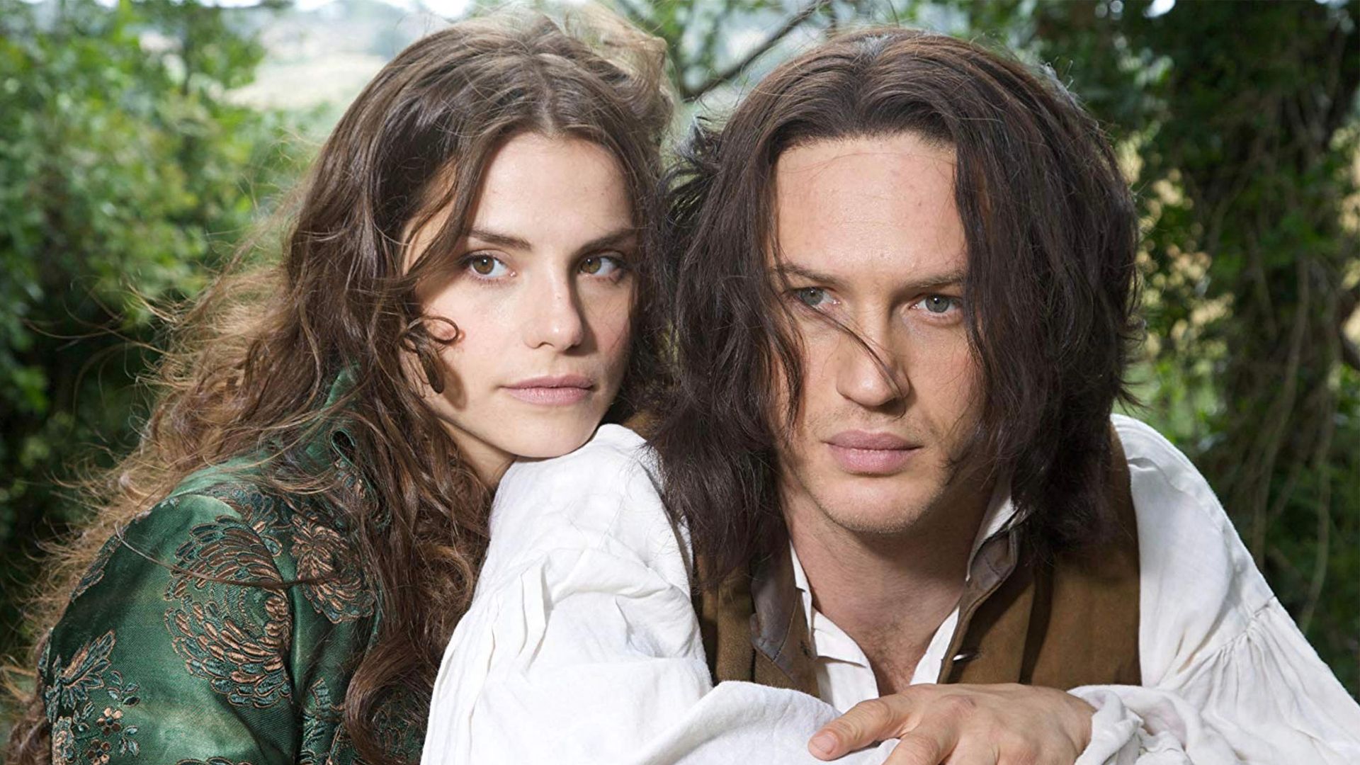 Adaptação romântica ‘dolorosa’ de Tom Hardy com a esposa Charlotte Riley é elogiada como perfeita