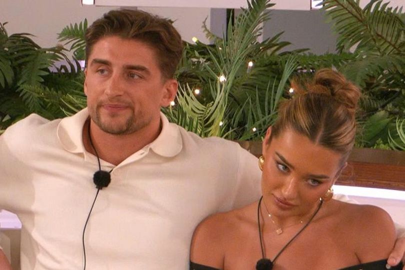 Lucinda Strafford de Love Island concordou em aparecer no All Stars três horas antes de embarcar no avião